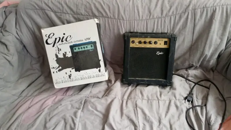 Guitarra eléctrica Epic + amplificador 10W - 2
