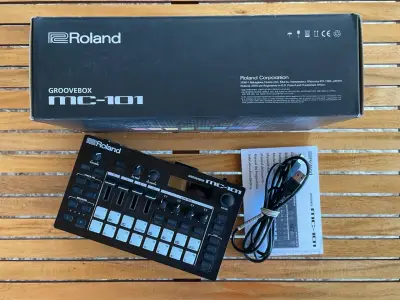 Groovebox Roland MC-101 con caja - miniatura 1