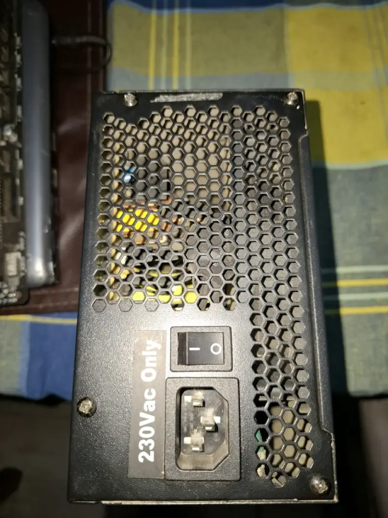 Fuente de poder Cougar 550W - 3
