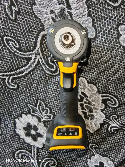 Llave de impacto inalámbrica Dewalt - miniatura 4