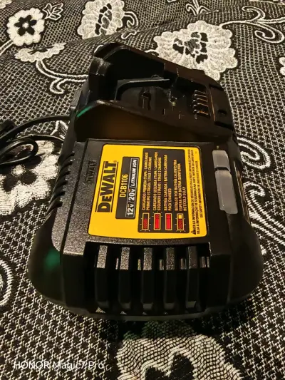 Cargador Dewalt DCB1106 12V/20V - miniatura 3