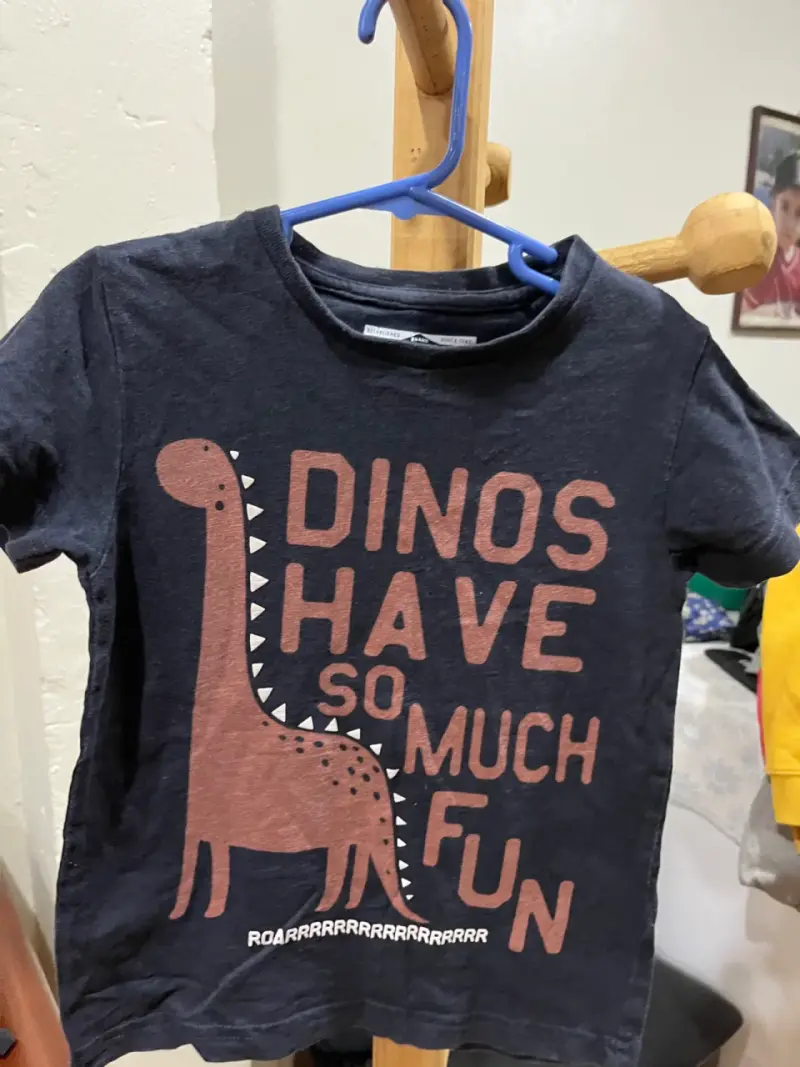 Polera gris Gamer Dino - 3