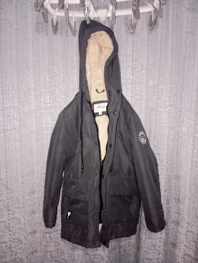 Parka negra con forro de lana - miniatura 2