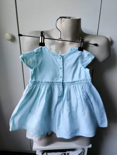 Vestido verde agua de bebé - miniatura 4