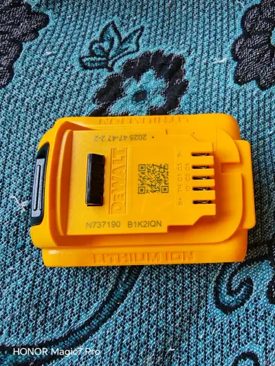 Baterías DeWalt 20V 2ah - miniatura 4