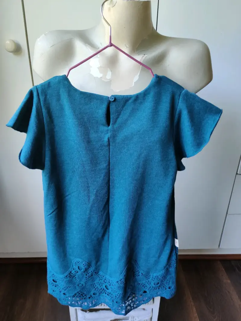 Vewtido azul con hermosos detalles. - 3