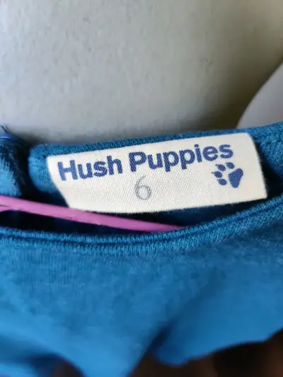 Vewtido azul con hermosos detalles. - miniatura 4