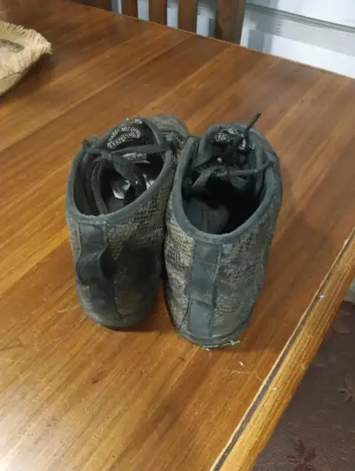 Zapatillas negras de caña alta marca Adidas origin - miniatura 3