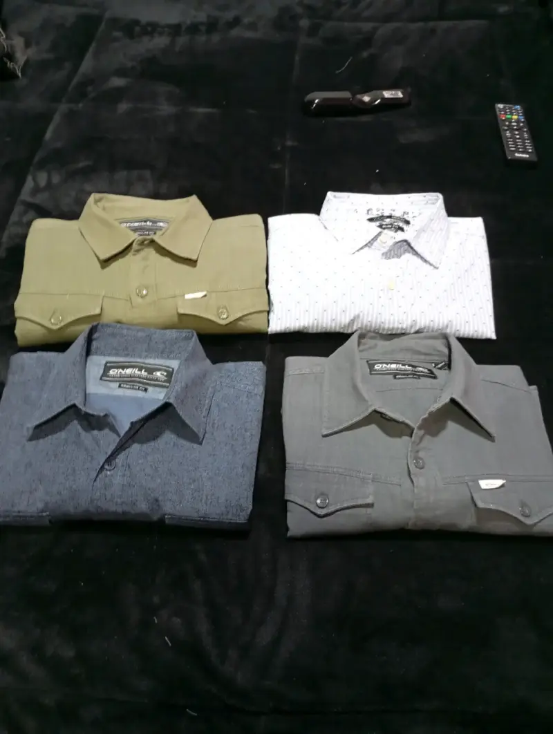 Chaqueta gris con capucha - 4