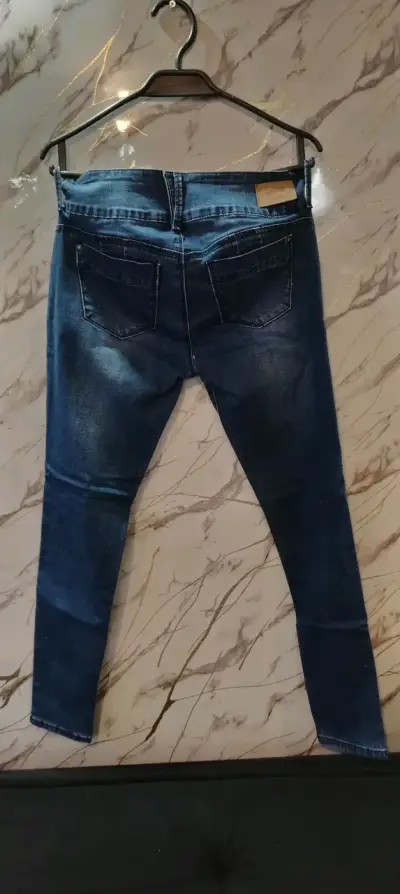 Jeans azul desgastado - miniatura 1