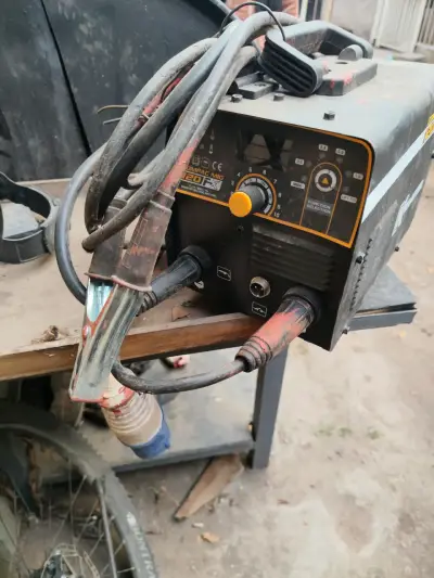 Soldadora compacta Krafter 120FX - miniatura 2