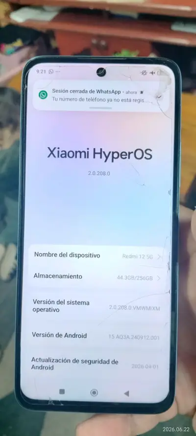 Celular redmi 12 detalle tapa trasera - miniatura 2