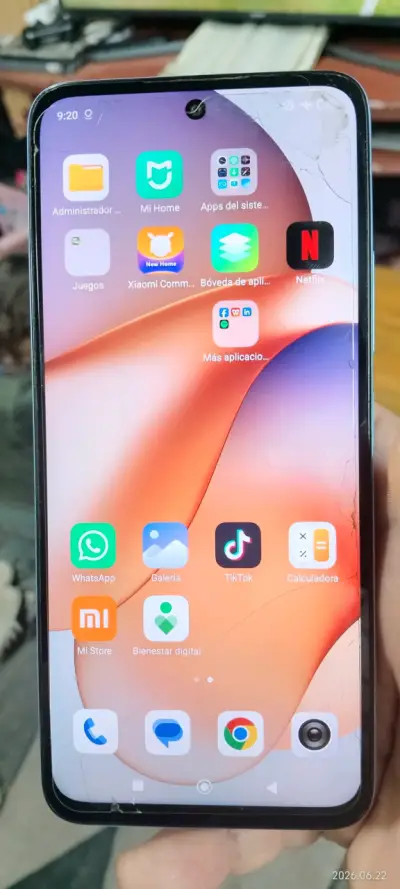 Celular redmi 12 detalle tapa trasera - miniatura 3