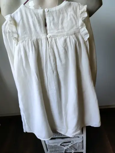 Vestido blanco para niña - miniatura 3