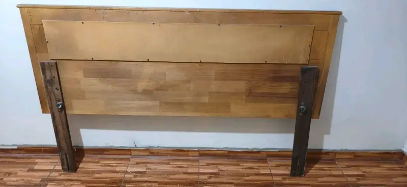 Respaldo de cama de madera - 3