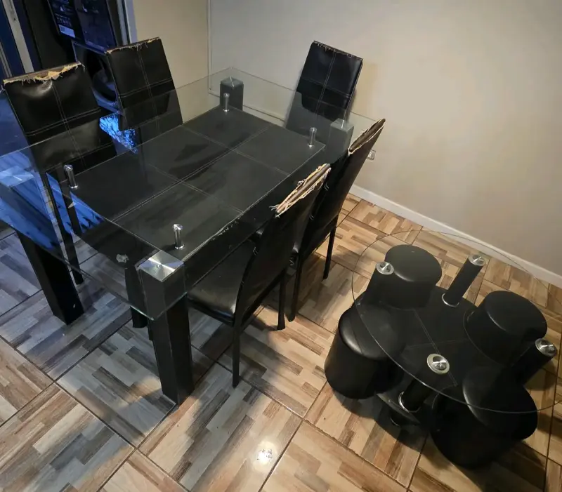 Juego de comedor con mesa de vidrio - 1