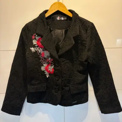 Blazer negro bordado floral - miniatura 1