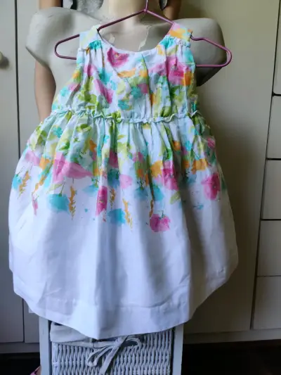 Vestido blanco flores colores - miniatura 1