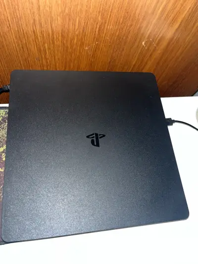 Ps4 slim - miniatura 2