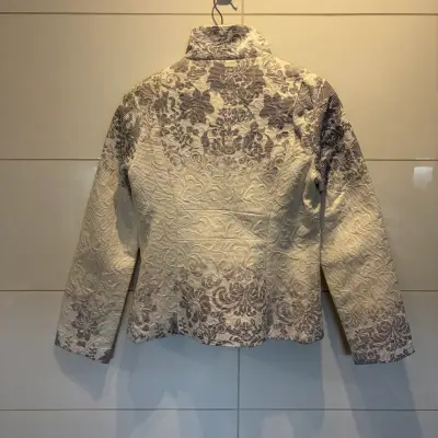 Chaqueta bordada estilo floral - miniatura 1