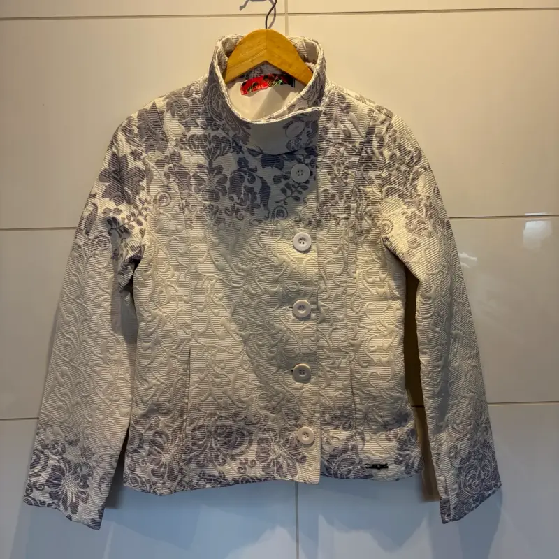 Chaqueta bordada estilo floral - 2