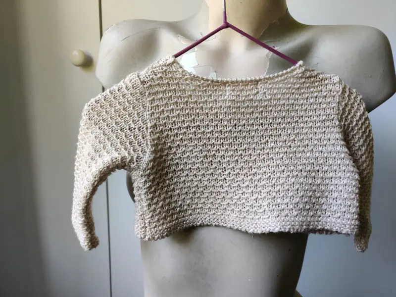 Chaleco tejido beige para bebé - 2