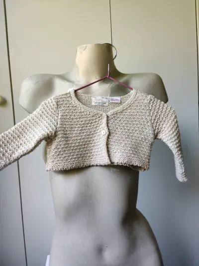 Chaleco tejido beige para bebé - miniatura 3