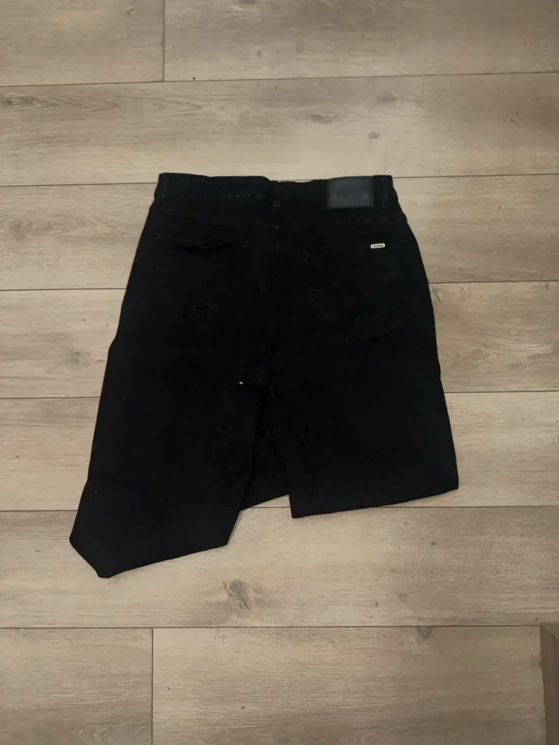 Jeans negros con detalles brillantes - 3