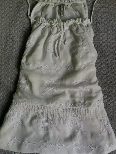 Blusa blanca guess bordada encaje - miniatura 2