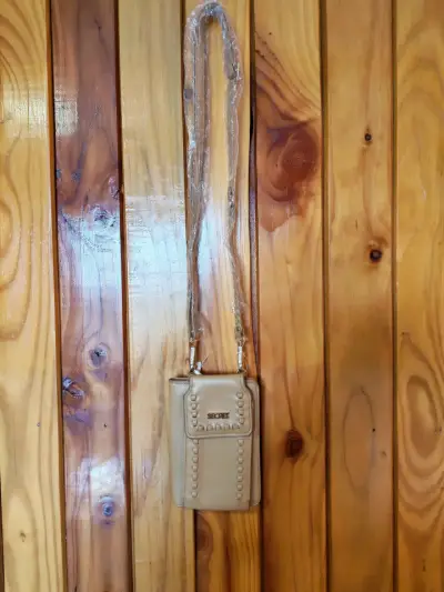 Cartera pequeña beige con correa - miniatura 1