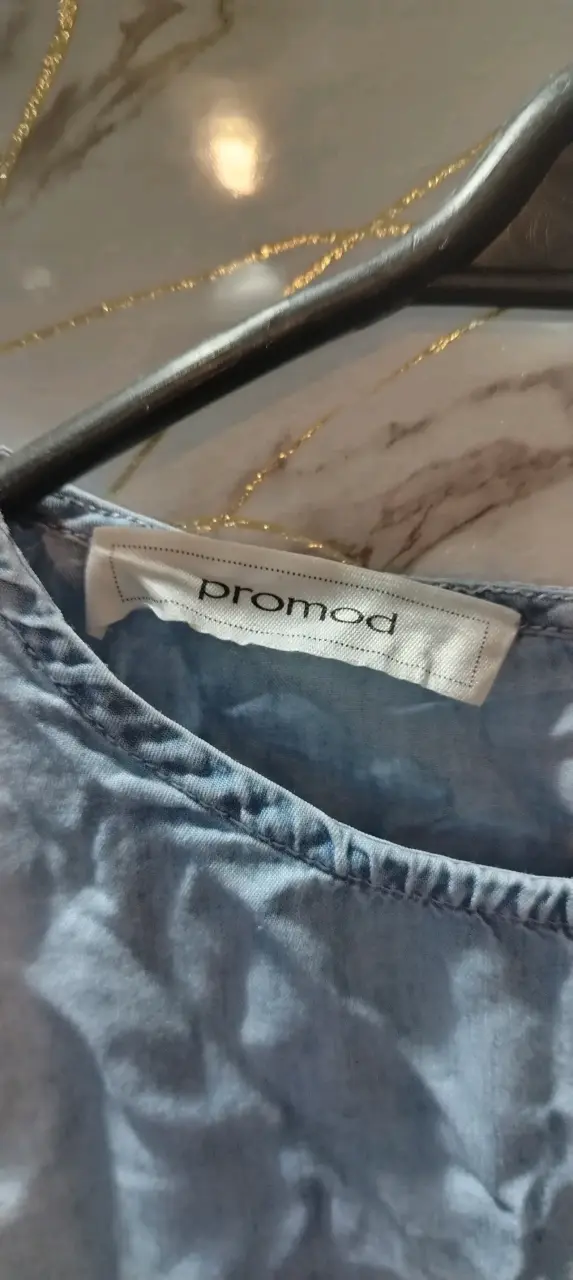 Blusa azul con lazo - 4