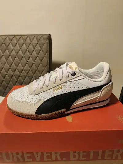 Zapatillas blancas deportivas - miniatura 1