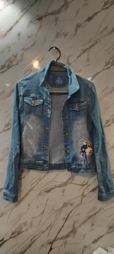 Chaqueta de mezclilla con bordado - miniatura 1