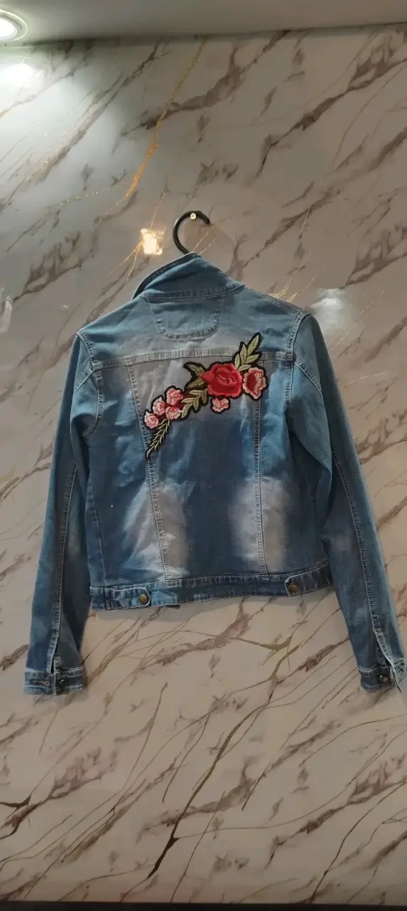 Chaqueta de mezclilla con bordado - 3