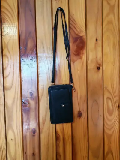 Cartera negra pequeña - miniatura 1