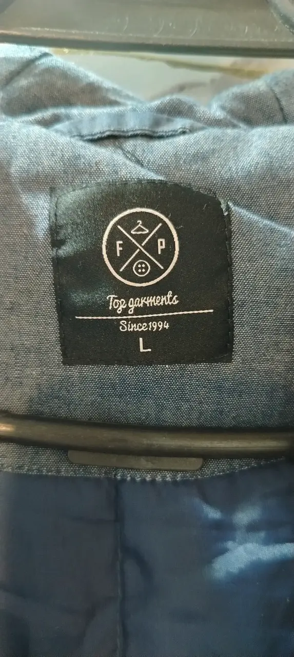 Chaqueta azul con capucha - 3