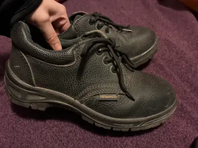 Zapatos negros de cuero - miniatura 2