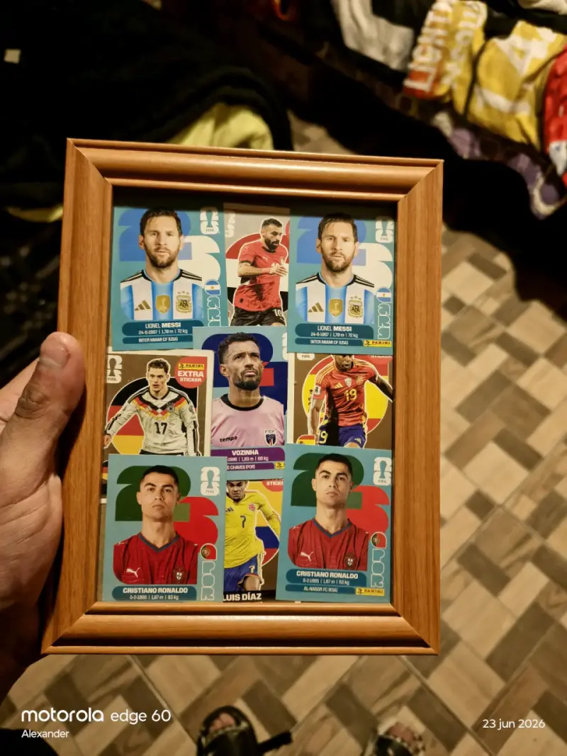 Cuadro con láminas del mundial 2026
