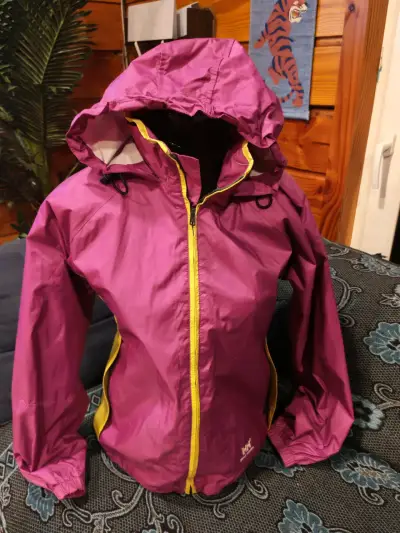 Chaqueta impermeable morada - miniatura 1