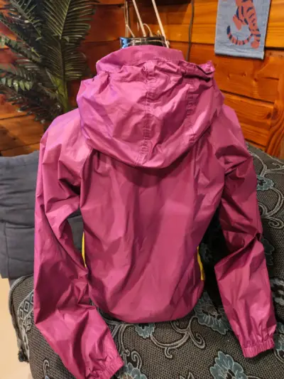 Chaqueta impermeable morada - miniatura 2