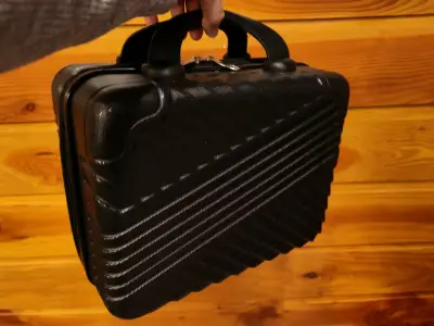 Maletín rígido negro compacto - miniatura 1