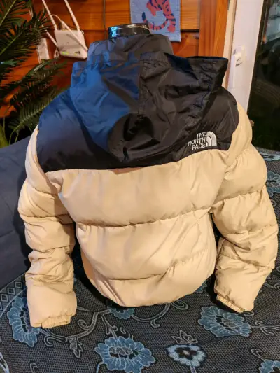 Chaqueta. Mujer - miniatura 3