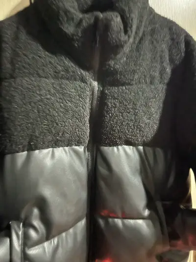 Chaqueta negra de invierno - miniatura 2