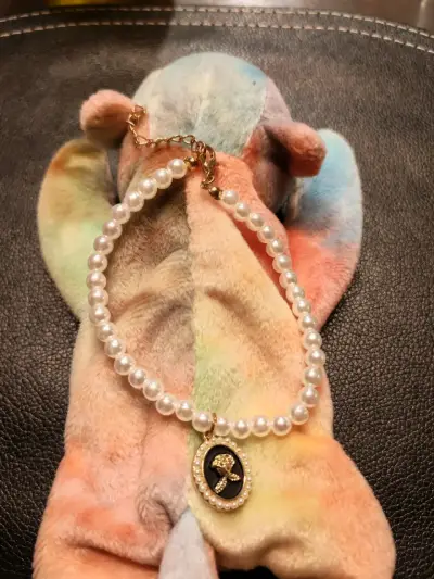Collar de perlas con medallón de mascotas - miniatura 1
