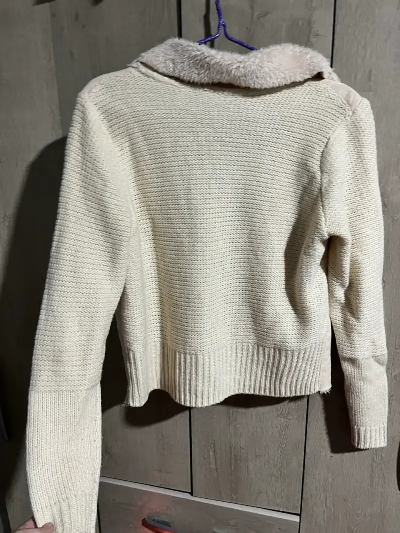 Chaqueta beige con capucha - 2