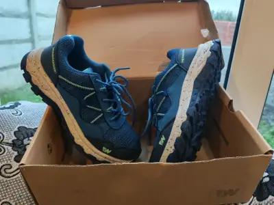 Zapatillas outdoor azul oscuro - miniatura 1