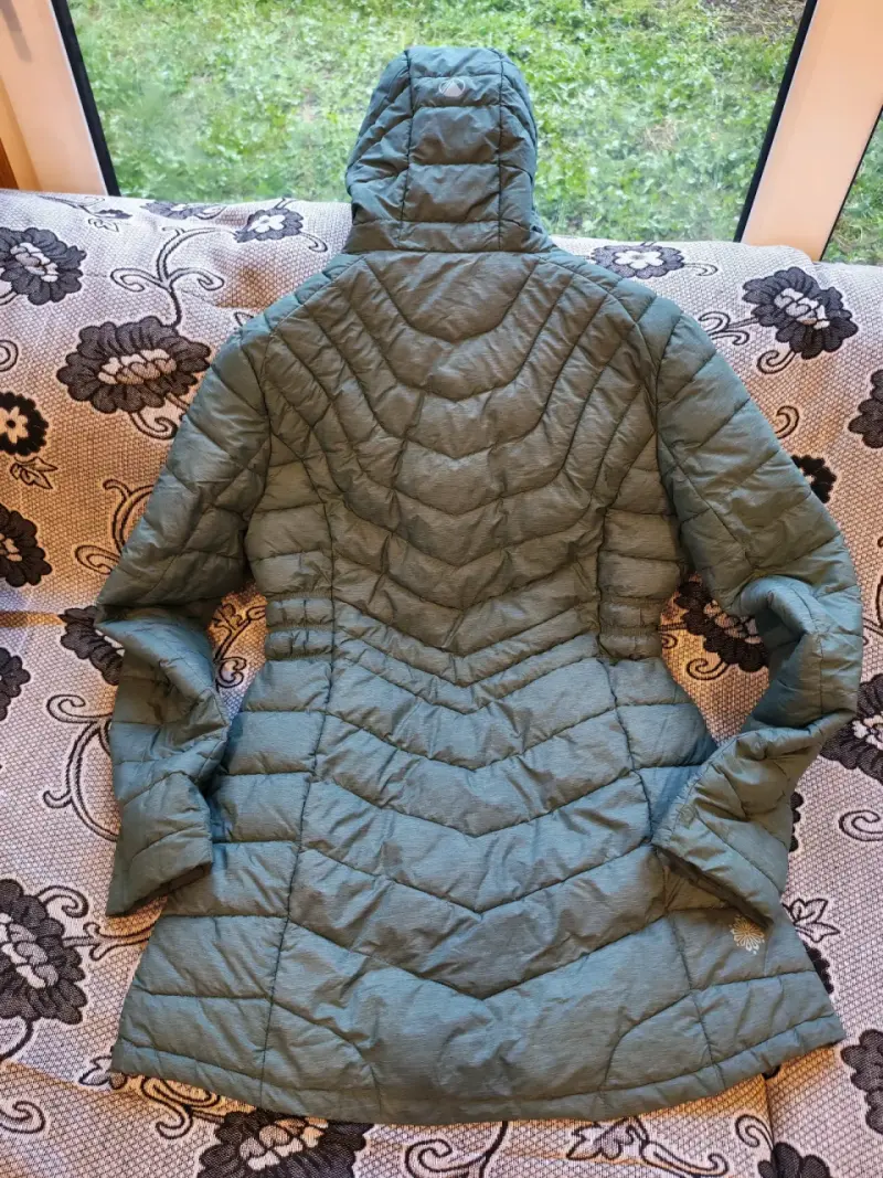 Chaqueta acolchada verde con capucha - 2