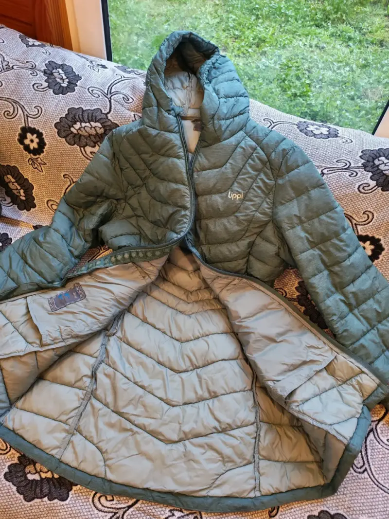 Chaqueta acolchada verde con capucha - 4