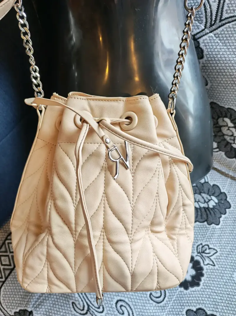 Cartera beige acolchada - 2