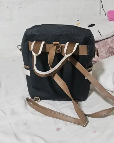 Bolso negro con diseño CYZ - miniatura 2